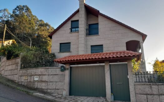 Chalet independiente en venta en Calle Saramagoso-Mos- Pontevedra