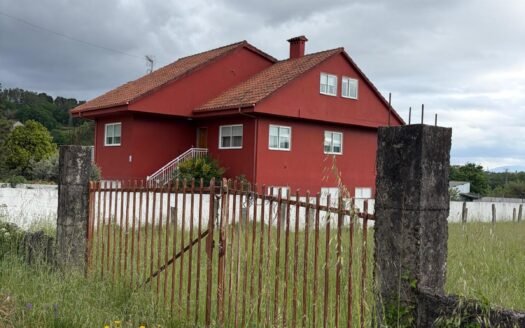 Chalet independiente Ponteareas- Bugarín 280.000€