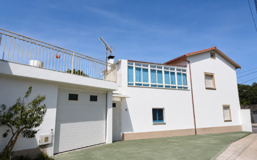 Magnífica propiedad en Boiro 250m2  360.000€